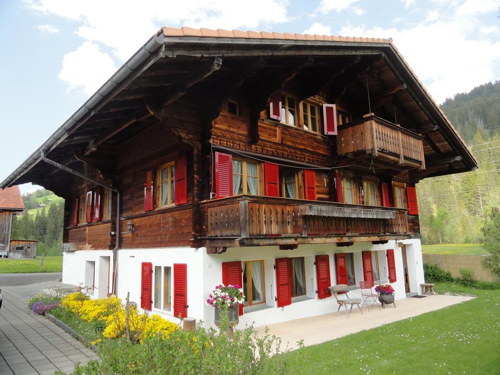 Casa Antica Appartement Gstaad Buitenkant foto